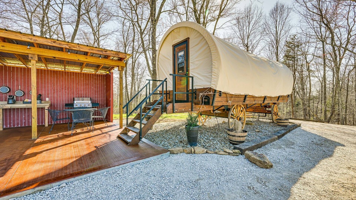 Lindseyville House | Ultimate Covered Wagon Pioneers Paradise