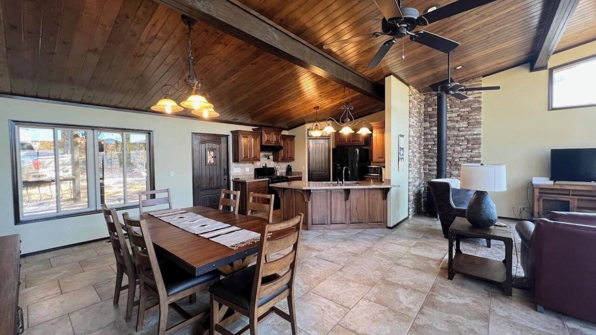 Mount Judea House | Ultimate Entertaining Modern Lodge Privacy & Views