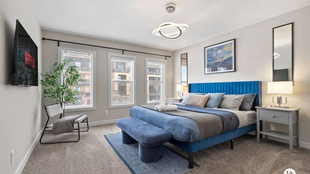 Southeast Calgary House | Ultimate Estate » Central AC » Karaoke » Billiards