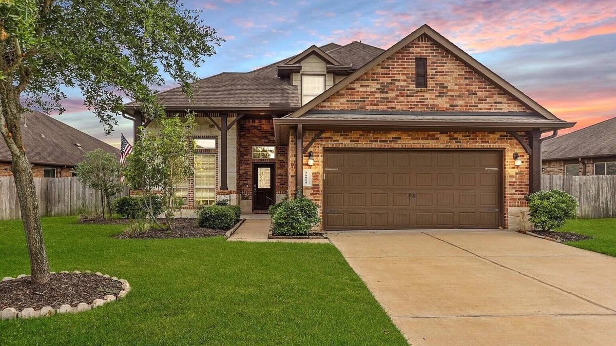 Barker House | Ultimate Family Getaway Heated Pool, Movie Theatre
