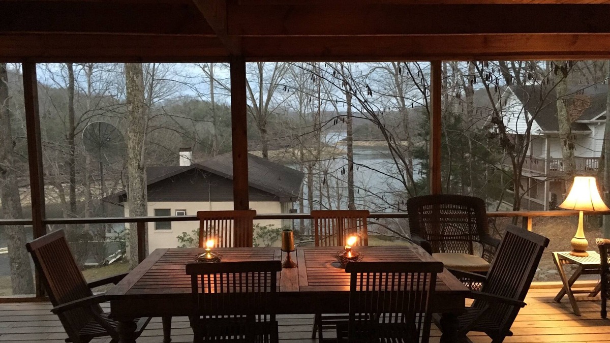 Jamestown Cabin | Ultimate Getaway Lake Cumberland, Great Location, easy access to water