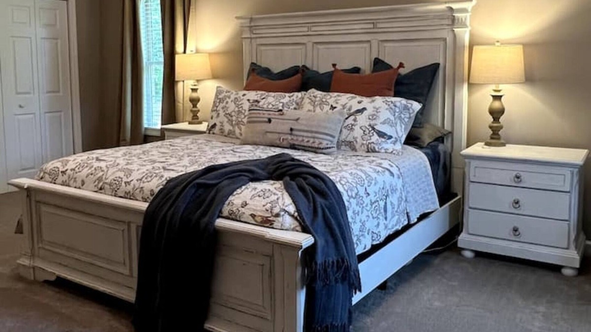 Sumter County House | Ultimate Hideaway in the pines next to Lake Marion