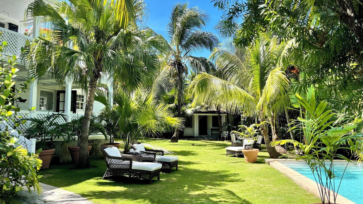 Dunmore Town House | Ultimate Island Style House w/Pool in Large Walled Garden in Historic Dunmore Town