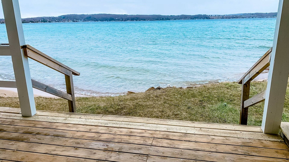 Beulah House | Ultimate Lakefront Getaway: Hot Tub/Boat Dock/& Game Room!