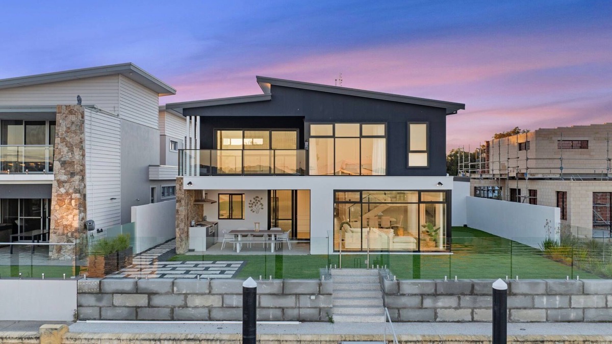 Geographe House | Ultimate luxury on the canal