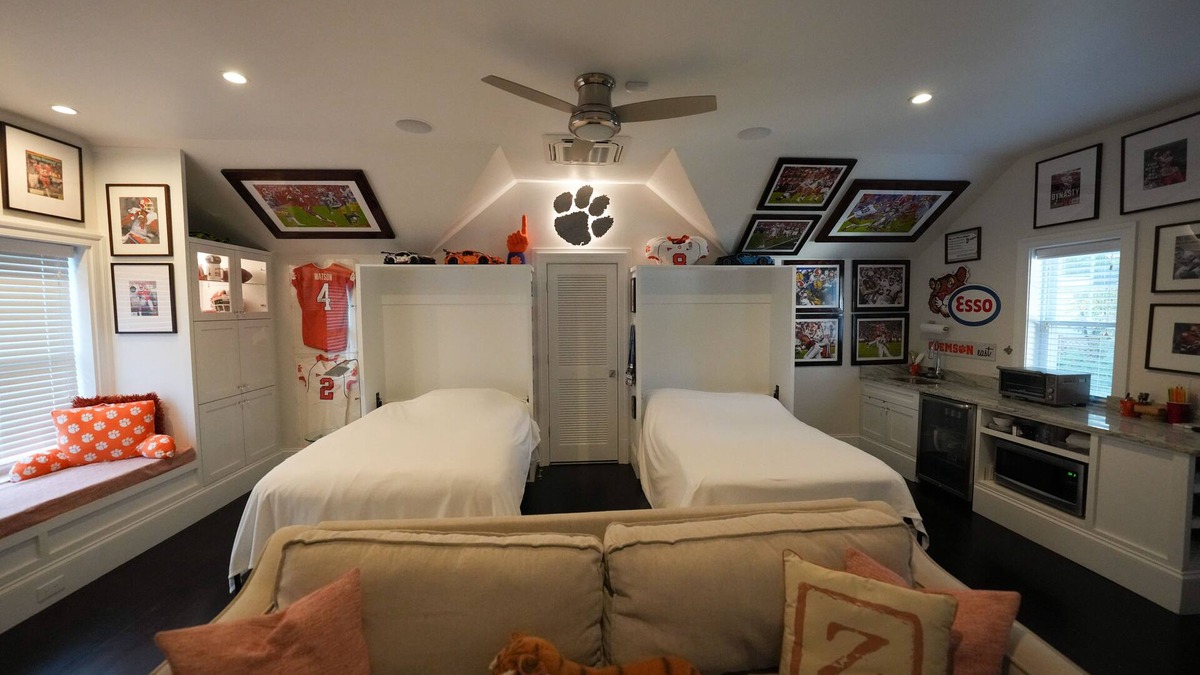 Columbia Apartment | Ultimate Man Cave in the Wrong City