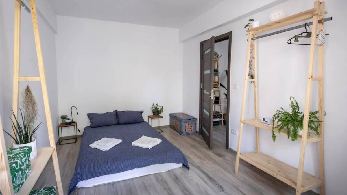 Bacau Apartment | Ultra Central Minimal and Cozy Apartment