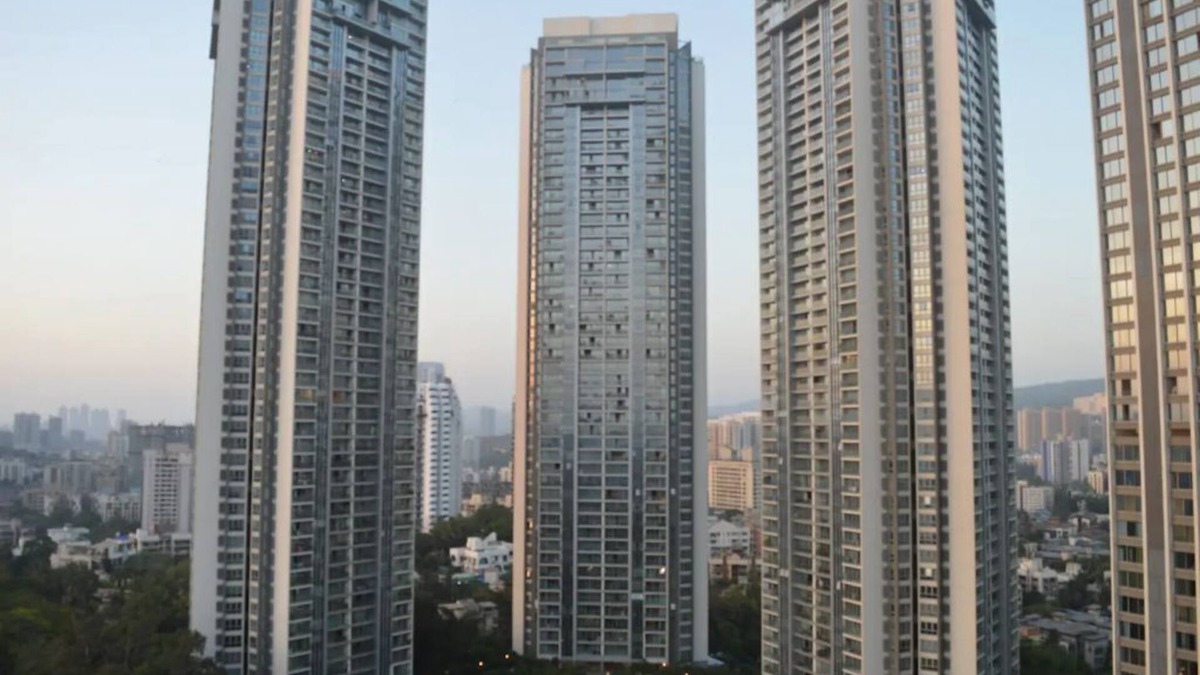 Malad East House | Ultra-luxurious 3BHK entire Apt-Oberoi Garden City