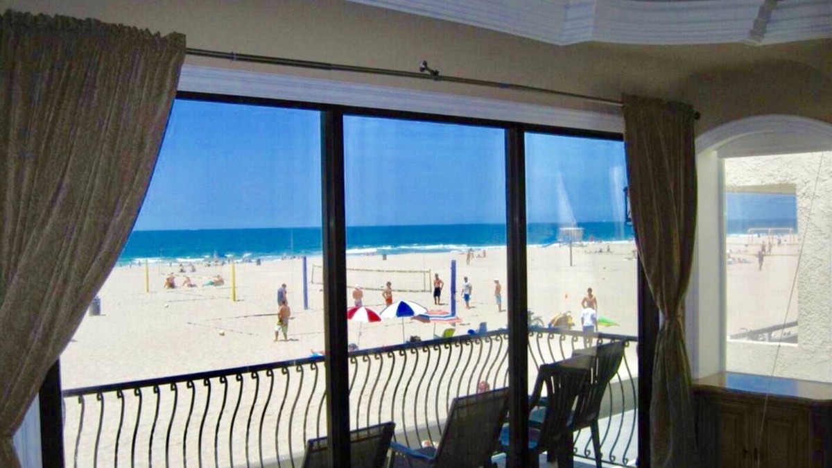 Hermosa Beach Condo | Ultra-Luxurious OCEANFRONT on The STRAND-Enjoy The Beach Life !