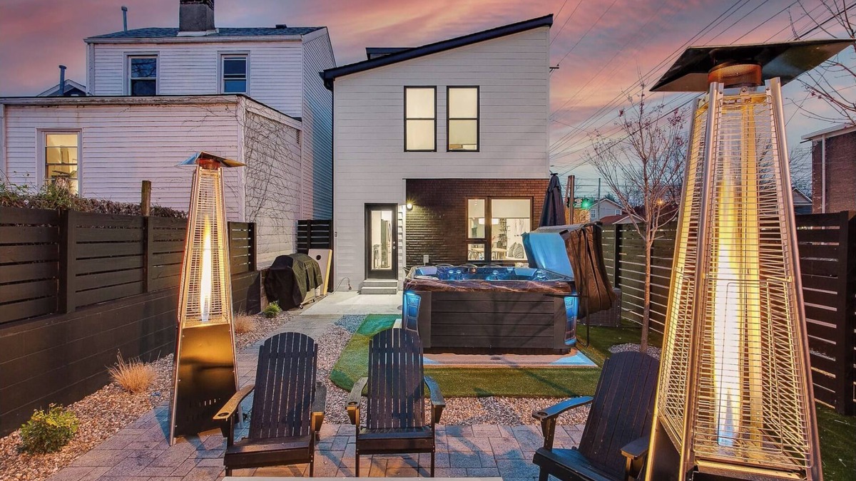 Phoenix Hill House | Ultra Modern in NuLu, Hot Tub, Fire Pit, King Bed
