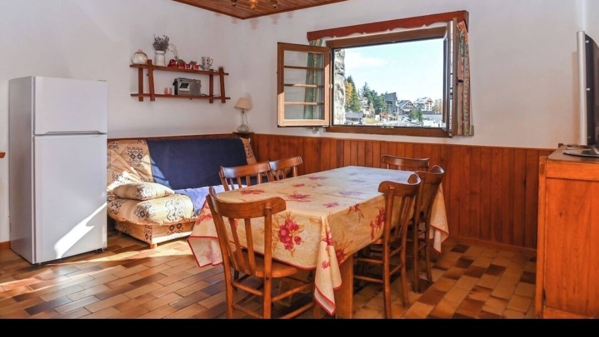 Peone Apartment | Ultra resort center Large 3-room apartment At the foot of the slopes & shops