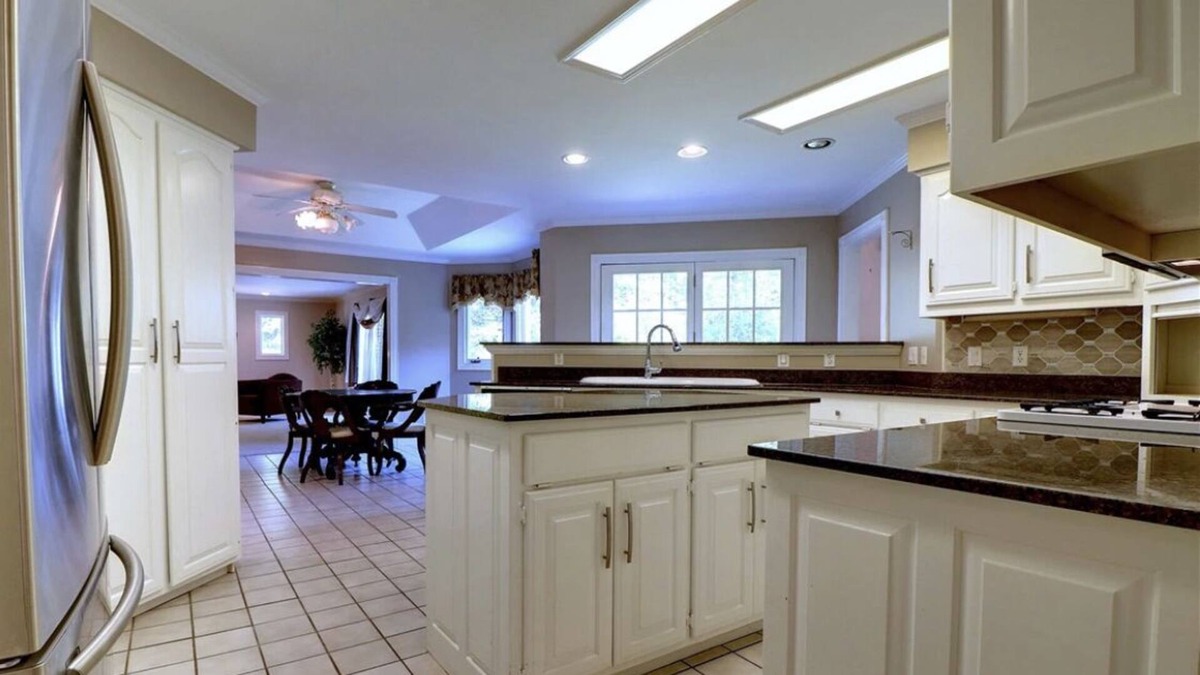 Springdale House | Ultra Spacious Place