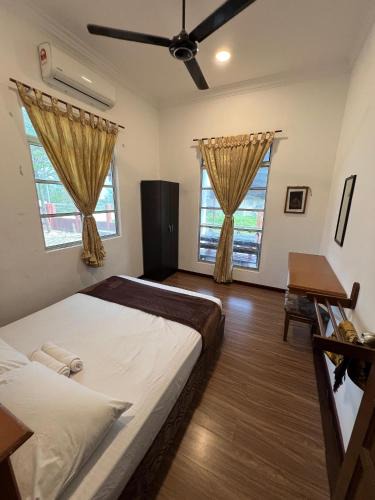 Kampung Sura Masjid House | Ummi Beach Homestay