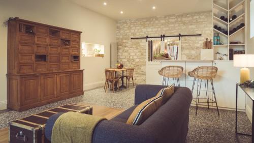 Chablis House | Un Air de Famille