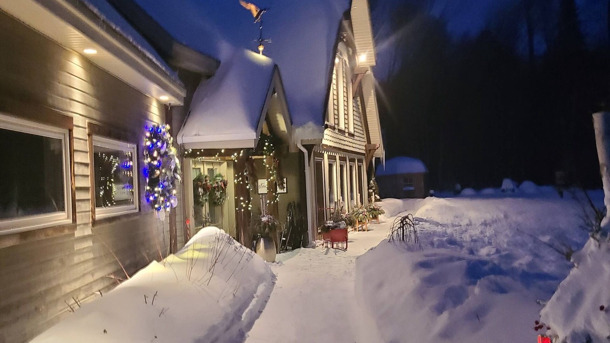 Val-des-Bois Bed & Breakfast | Un endroit pour se détendre, jouer et rêver! /A place to relax, play & dream!