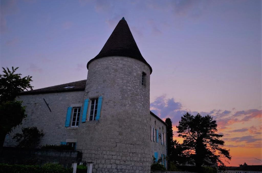 Lauzun Bed & Breakfast | Un Petit Château