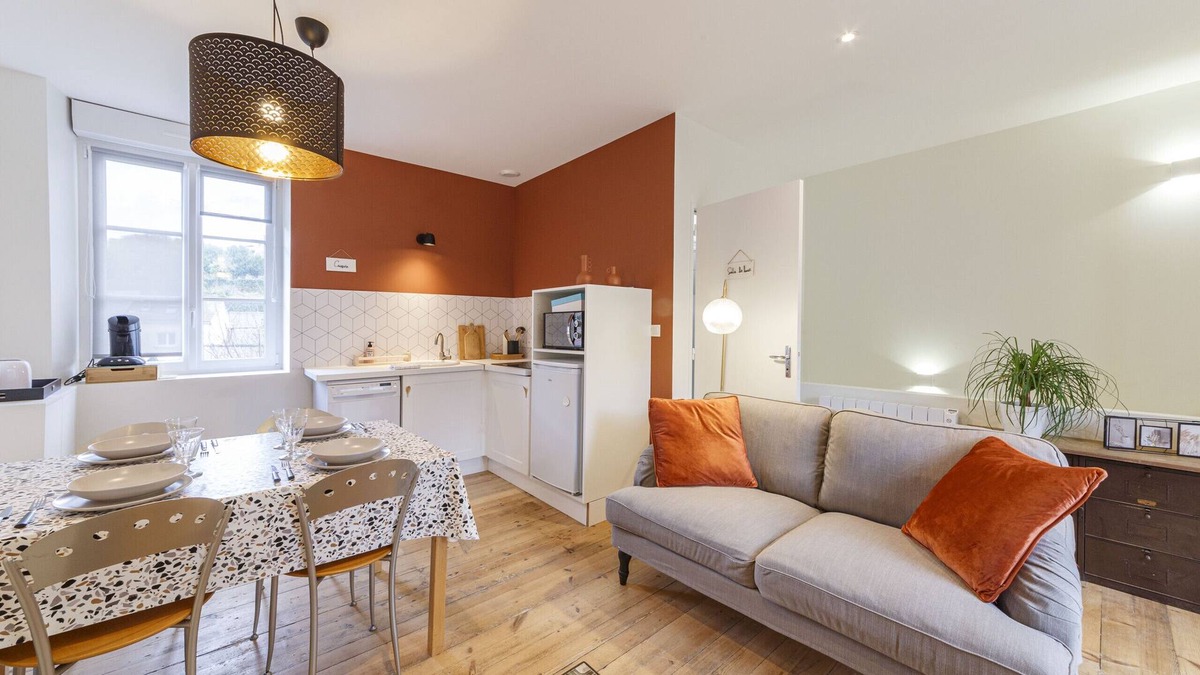 Laval Apartment | Un toit sous les Ifs - 2 chambres Laval