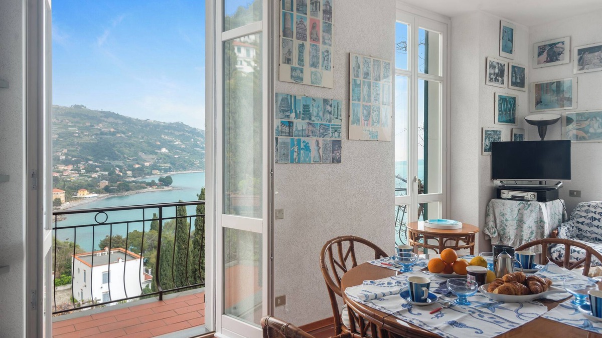 Latte Apartment | Una Finestra Sul Mare Garden & Pool, Ventimiglia, Italy
