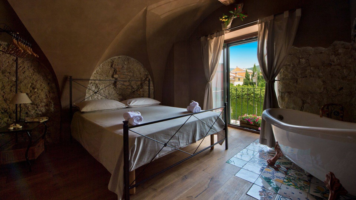 Dragonea Apartment | una volta ancient home
