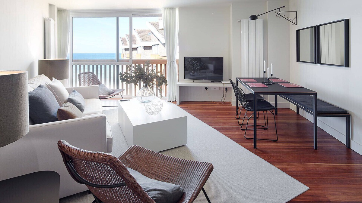 Zarautz Apartment | UNBEATABLE SEAFRONT BRAND NEW APARTMENT