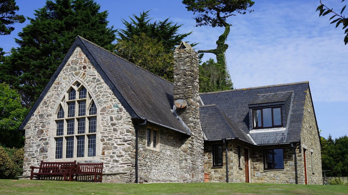 Looe House | Unbelievable sea views/4 bedrooms/sleeps 10/beach access/Free Parking,