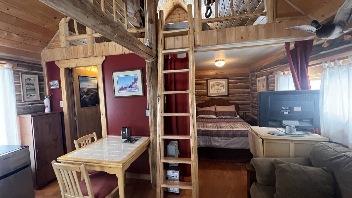 Pony Cabin | Uncle Buddy's Cabin