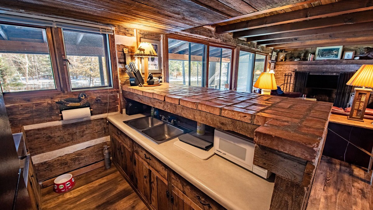 Grayling House | Uncle Tom's 3BDR Cabin For Nature Lover