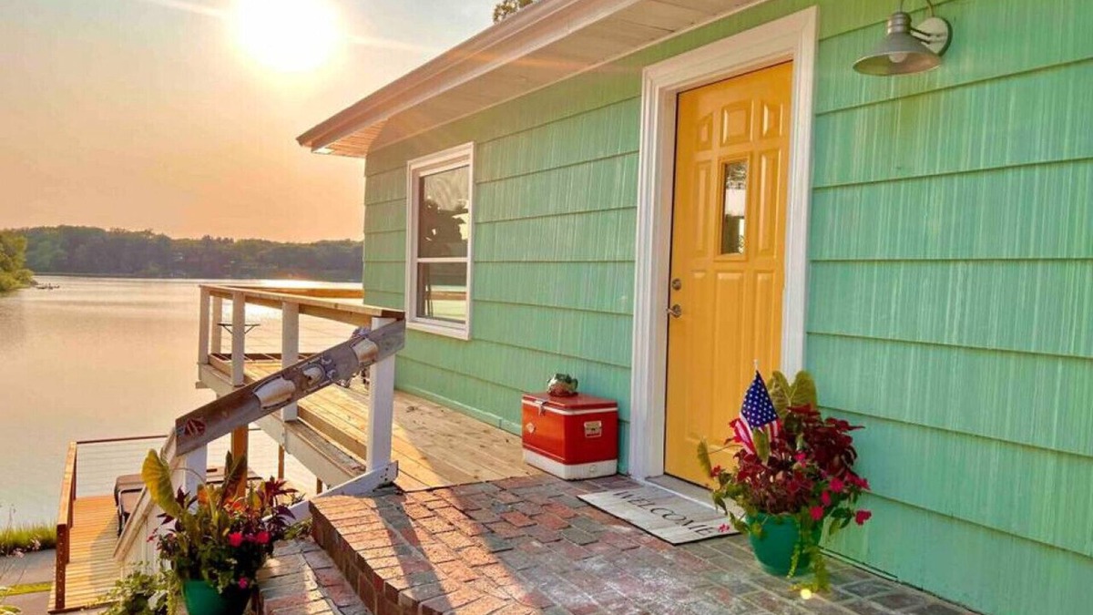 La Porte House | UncleLarry's LakePlace, Hot Tub