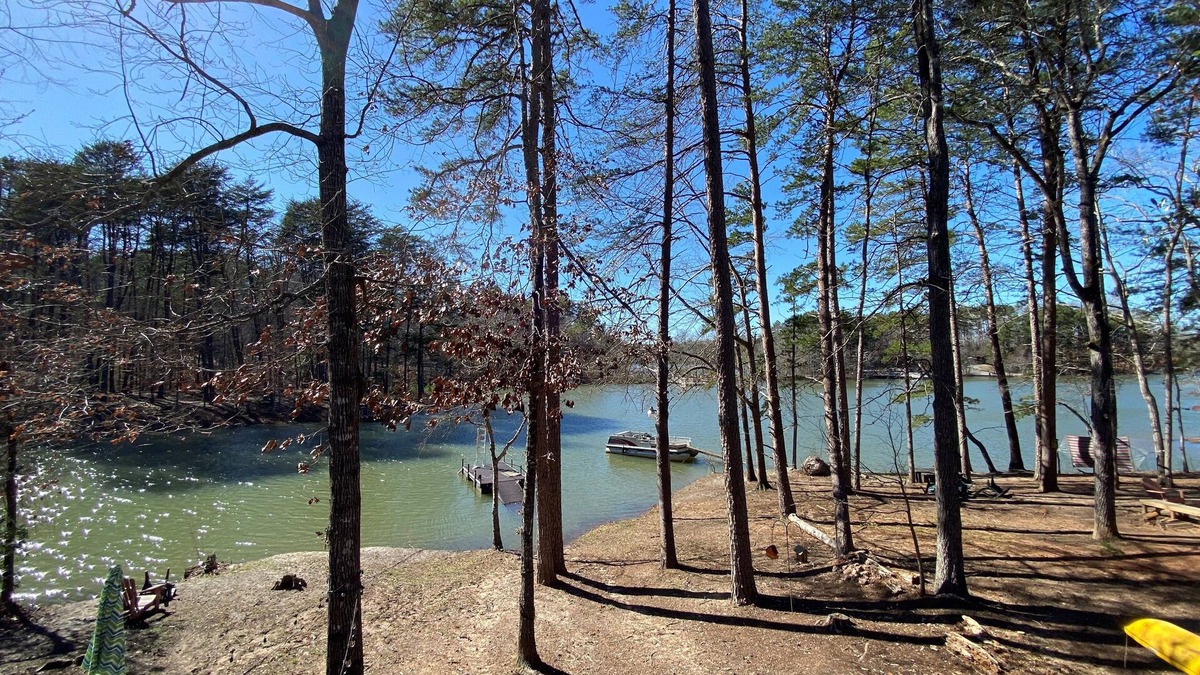 Martin House | Uncork, Unwind, Relax @ this family & pet friendly Lake home #2