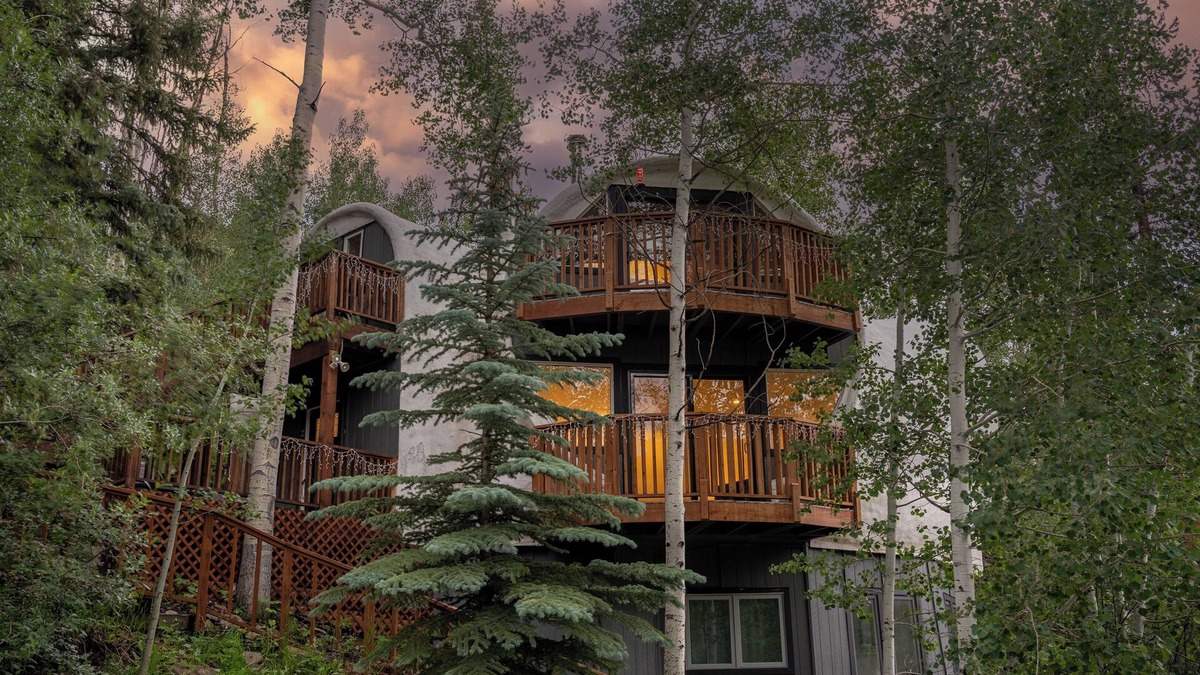 Intermountain Ski Chalet | Uncover the Hidden Gem of Vail—The Dome | D7