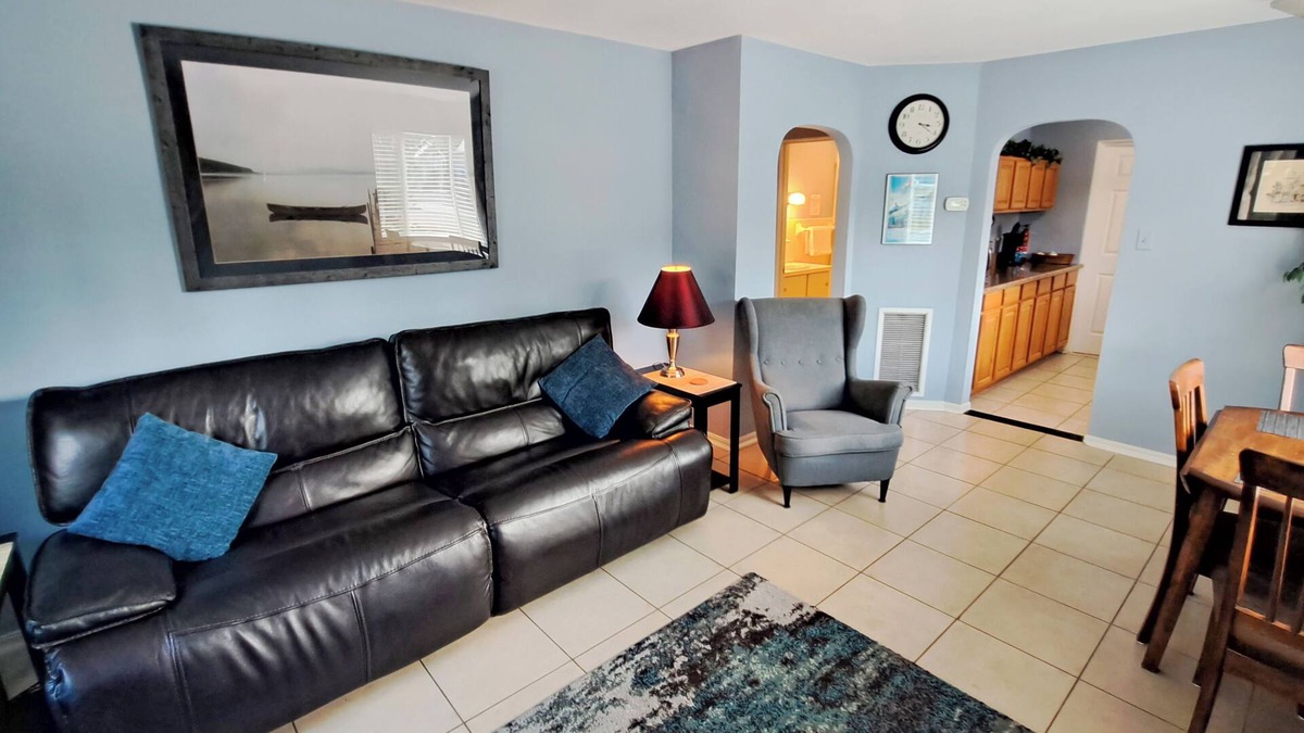 Mount Dora House | "UNDER THE PALMS" of Downtown Mount Dora