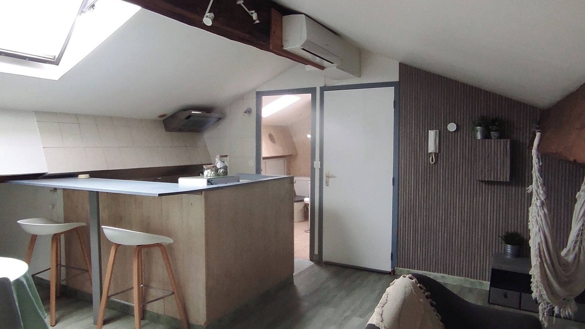 Maraussan Apartment | Under the roof