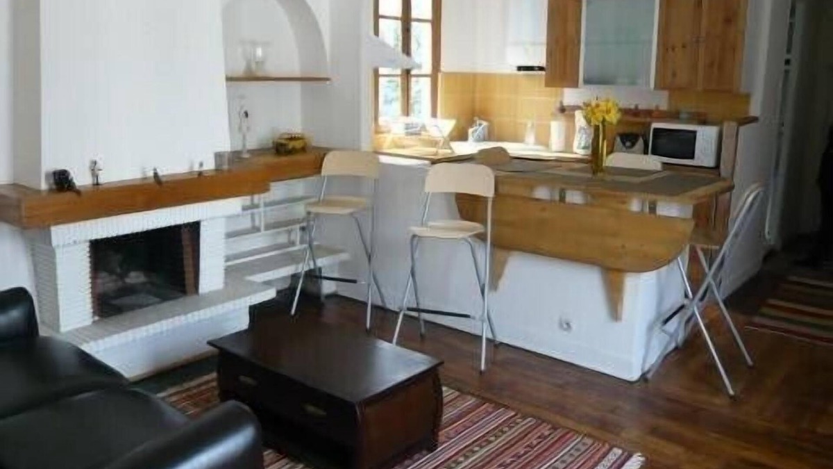 Quartier des Grandes-Carrieres Apartment | Under the roofs of Montmartre, romantic and comfortable- Wifi - Lift