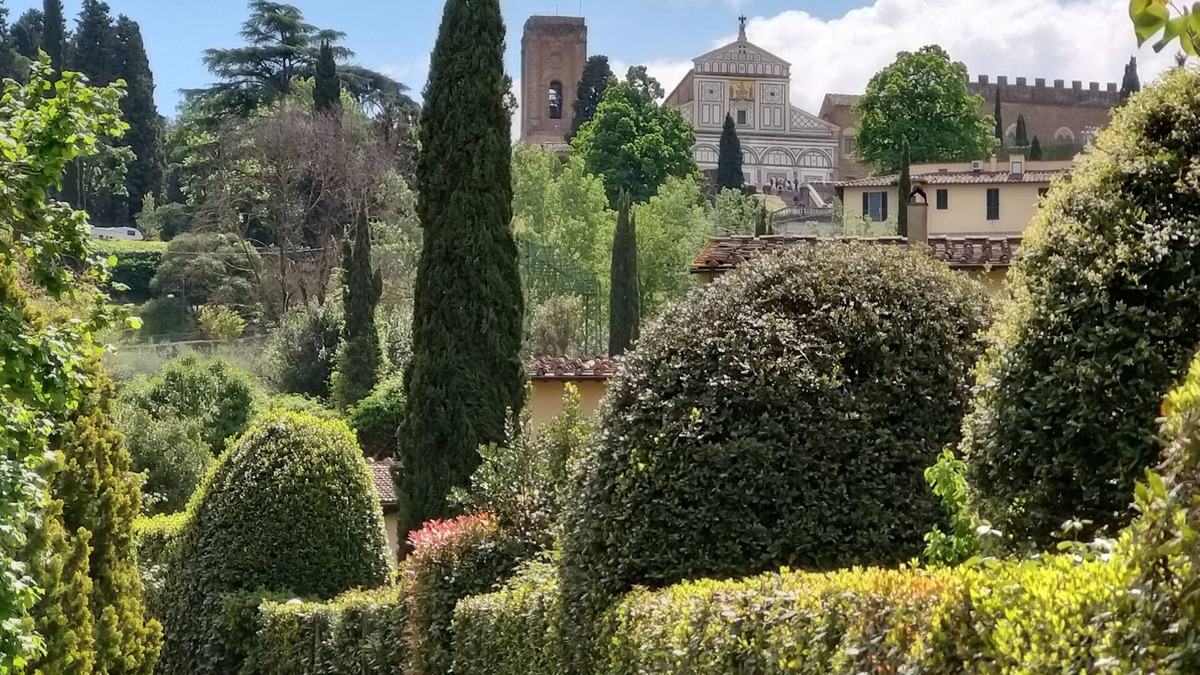 Oltrarno House | Under the stars, Surrounded by greenery a stone's throw from the center of Florence.