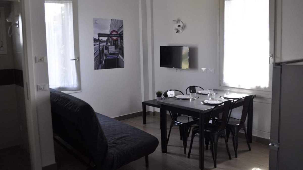 Casalecchio di Reno Apartment | Underground apartment with private parking