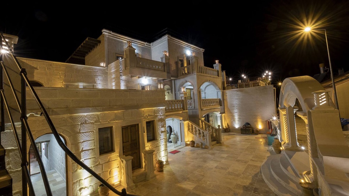 Cavusin Hotel | Underground Cave Suites