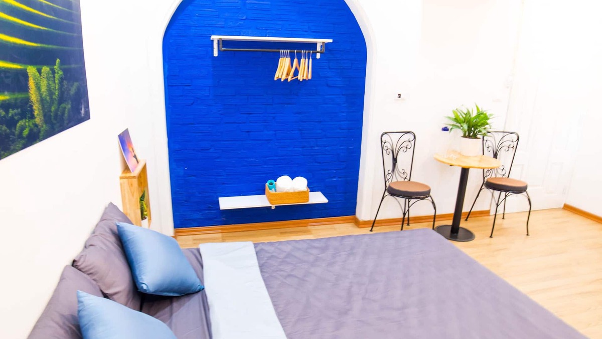 Nhat Tan House | Underground Suite near West Lake, Ha Noi - Em Am Homestay