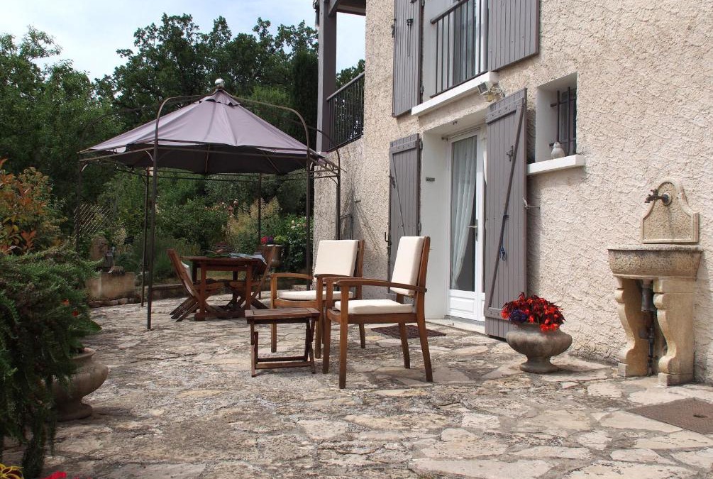 Manosque Apartment | Une Heure Bleue