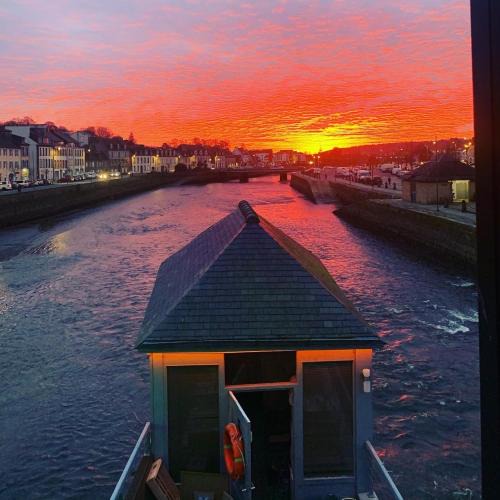 Landerneau Apartment | une nuit sur le pont 1