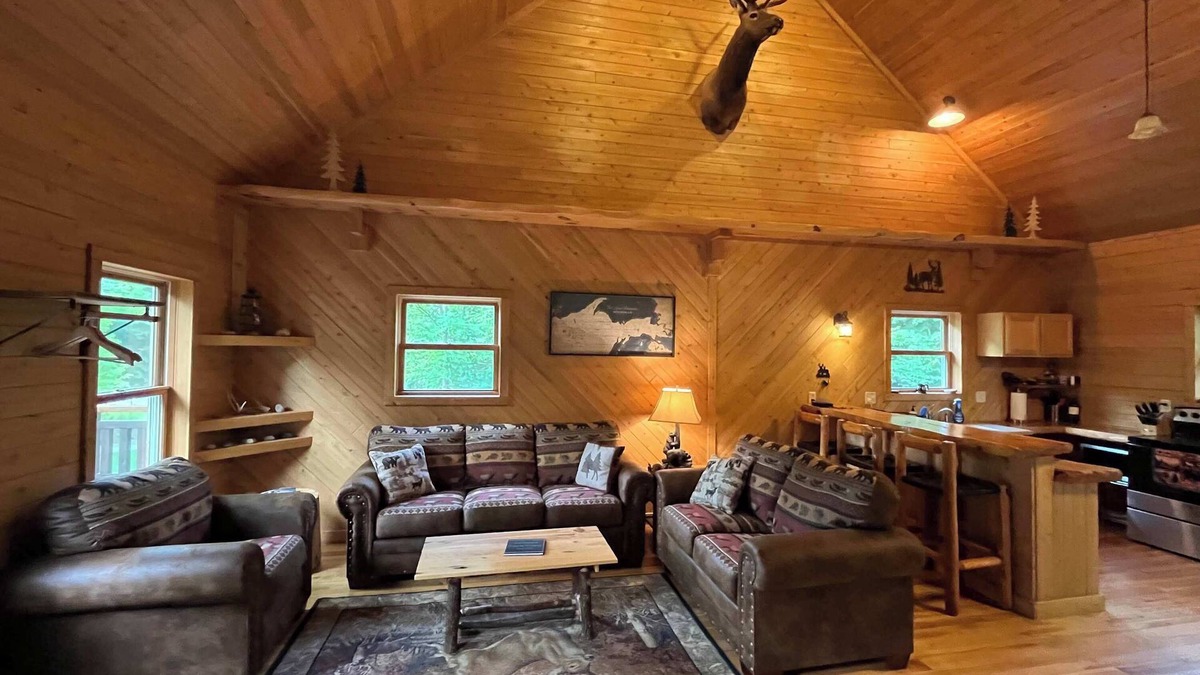 Grand Marais Cabin | Unforgettable Fall Colors | Grand Marais Hideout