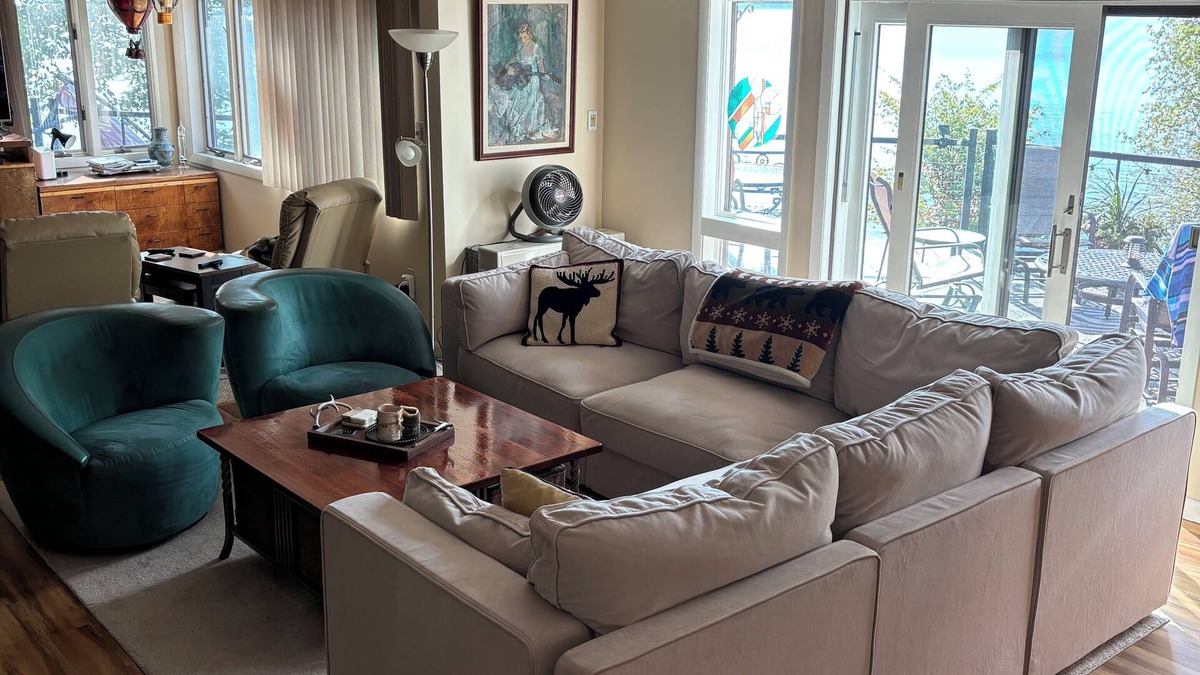 Newport Center House | Unforgettable Jay Peak Area 5 BR Family Home Located On Lake Memphremagog