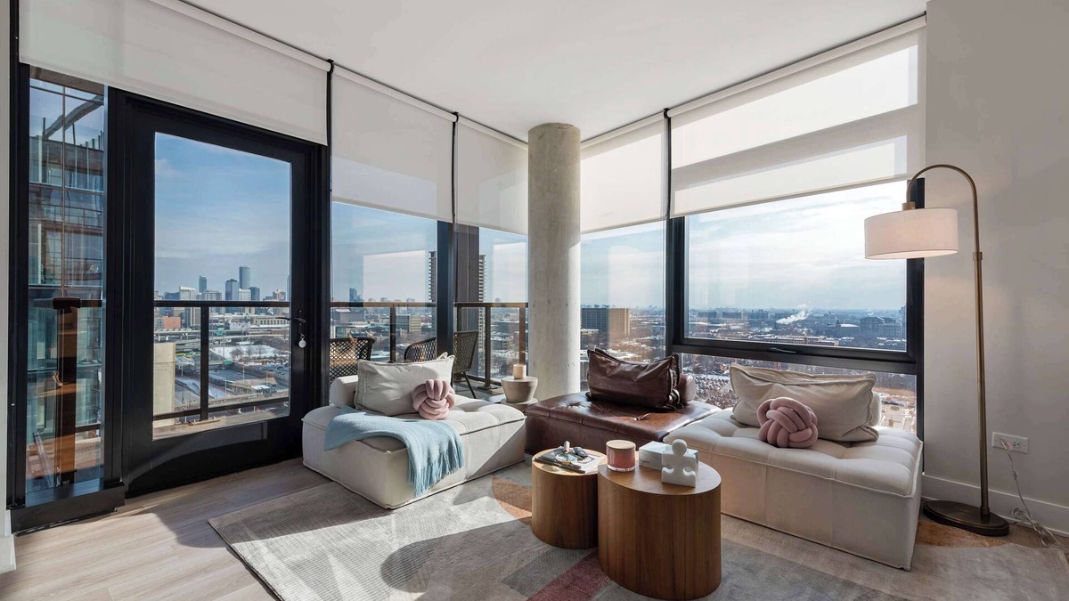 West Loop Apartment | Unforgettable Stay: High End 2BR, Easy City Access