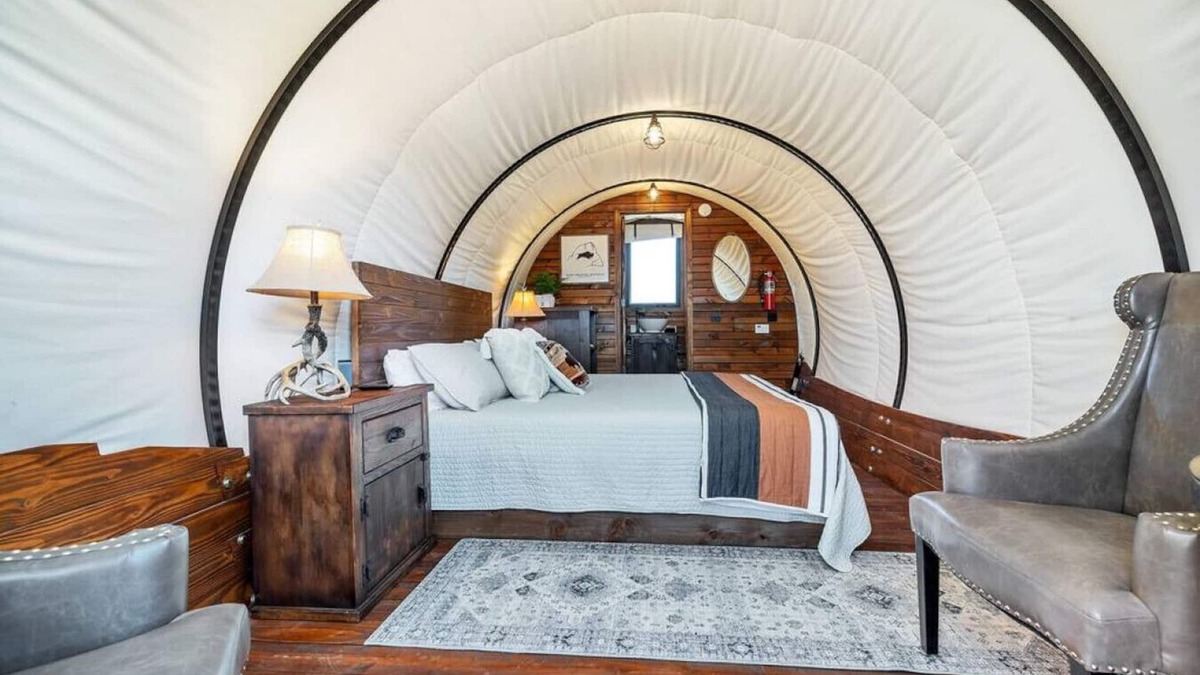 Virgin Cabin | Unforgettable Western Wagon #35 w/1 King Bed, Gas Fire Pit and Gas BBQ Grill