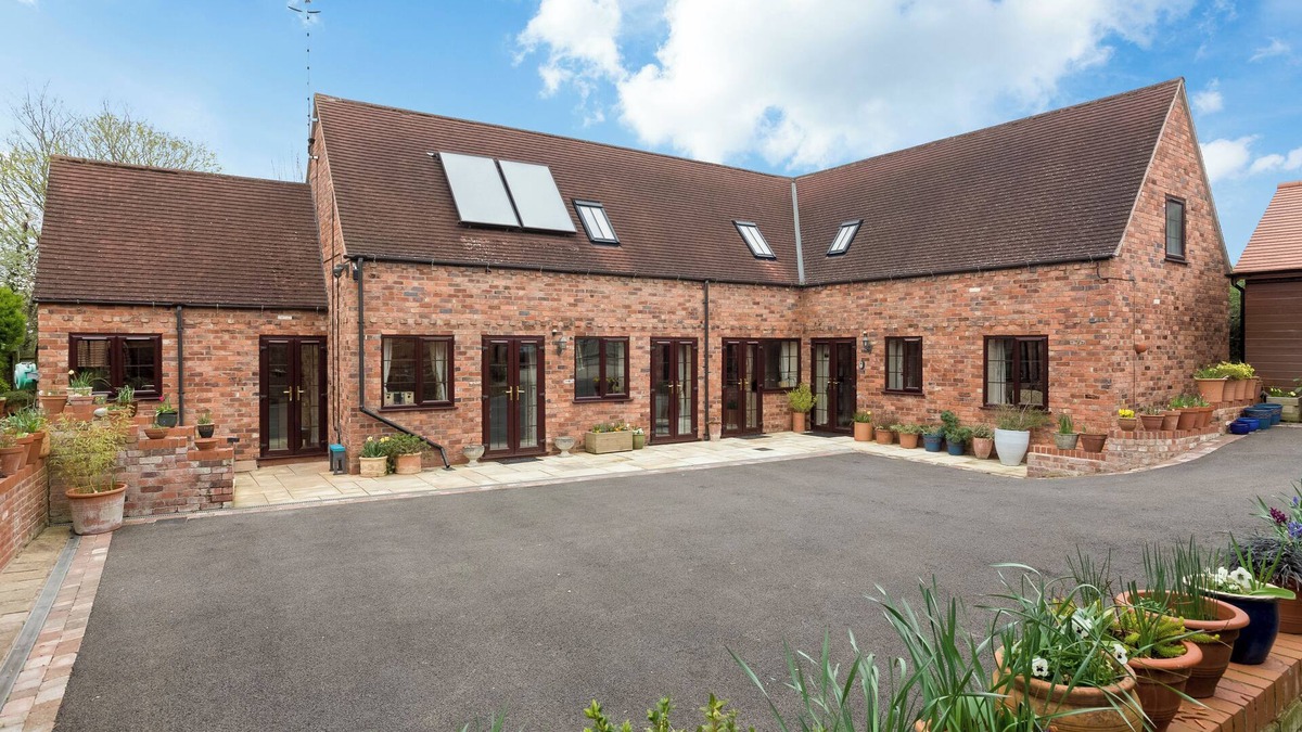 Shottery House | Unicorn Barn in Shottery, near Anne Hathaways Cottage