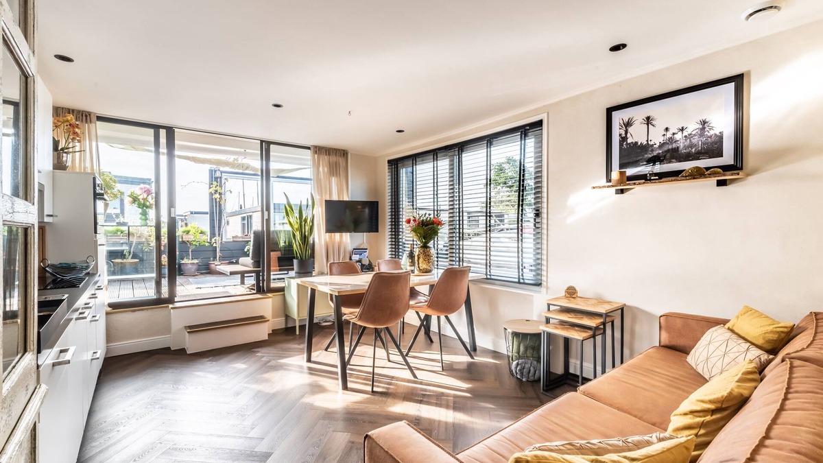 Municipality of Aalsmeer Boat Rental | Unieke en Moderne Water Villa in de Buurt van Schiphol en Amsterdam