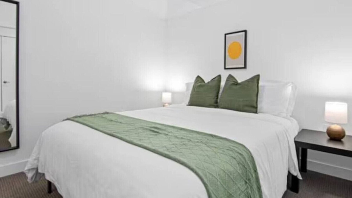 Lowertown Apartment | Union depot 1 bed - gym, pool table