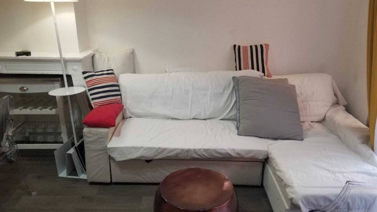 Old Lyon Apartment | Unique 1 Bedroom Traboule Apartment in Vieux Lyon