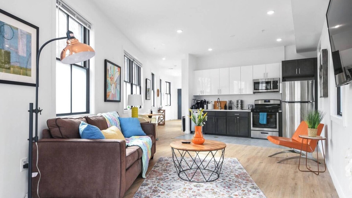 Central Business District Hotel | ✮Unique 1BR | Walk to NJPAC/NJPENN | 30min to NYC✮