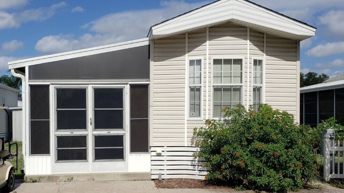 Braden River Cottage | Unique 2-BDRM in Sun Outdoors Sarasota Resort - Includes Golf Cart - Sleeps 6!n