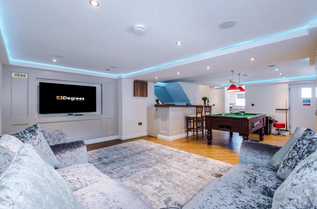 Tarporley House | Unique 2-bed barn in Beeston by 53 Degrees Property, ideal for Families & Friends, Great Location - Sleeps 4